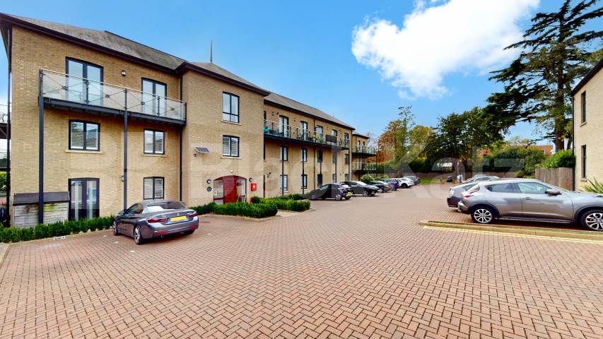 Huguenot Drive, Palmers Green